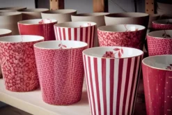 Royal Stripes Tasse Blumen Dunkelrosa